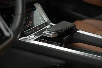 Audi e-tron, 300 kW, elekter, automaat, nelikvedu
