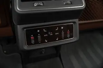 Audi e-tron, 300 kW, elekter, automaat, nelikvedu