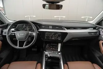 Audi e-tron, 300 kW, elekter, automaat, nelikvedu