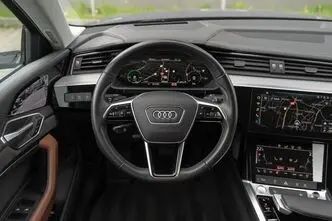Audi e-tron, 300 kW, elekter, automaat, nelikvedu