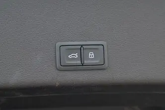 Audi e-tron, 300 kW, elekter, automaat, nelikvedu