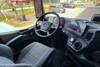 Mercedes-Benz Actros, 12.8, 330 kW, дизель, автомат, задний привод