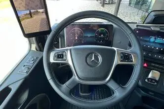Mercedes-Benz Actros, 12.8, 330 kW, дизель, автомат, задний привод