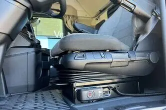 Mercedes-Benz Actros, 12.8, 330 kW, дизель, автомат, задний привод