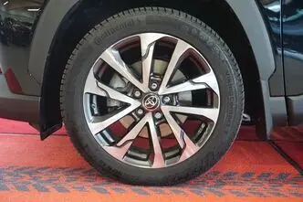 Toyota Corolla Cross, 1.8, 72 kW, hybrid, automatic, front-wheel drive