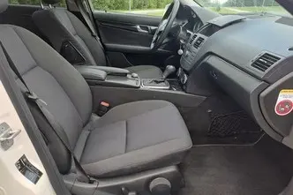 Mercedes-Benz C 180, 2.1, 88 kW, diesel, automatic, rear-wheel drive