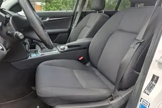 Mercedes-Benz C 180, 2.1, 88 kW, diesel, automatic, rear-wheel drive