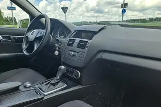 Mercedes-Benz C 180, 2.1, 88 kW, diesel, automatic, rear-wheel drive