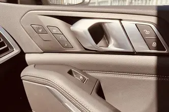 BMW X5, 3.0, 210 kW, plug-in hybrid, automatic, four-wheel drive