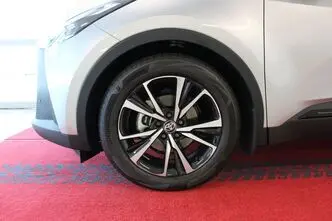 Toyota C-HR, 1.8, 72 kW, hübriid, automaat, esivedu