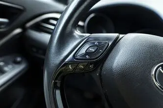Toyota C-HR, 1.8, 90 kW, plug-in hybrid, automatic, front-wheel drive