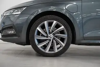 Škoda Octavia, 1.4, 110 kW, подключаемый гибрид, автомат, передний привод