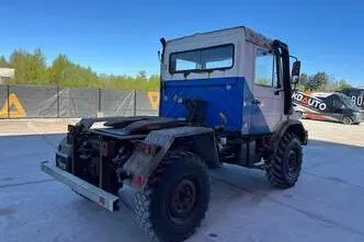 Mercedes-Benz Unimog U130 4x4, 98 kW, дизель, механическая