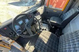 Mercedes-Benz Unimog U130 4x4, 98 kW, дизель, механическая