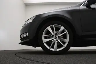 Škoda Octavia, 1.6, 85 kW, diisel, automaat, esivedu