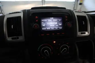Peugeot Boxer, 2.2, 96 kW, дизель, механическая, передний привод
