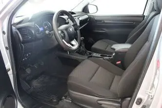 Toyota Hilux, 2.4, 110 kW, дизель, механическая, полный привод