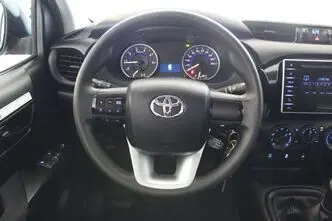 Toyota Hilux, 2.4, 110 kW, дизель, механическая, полный привод