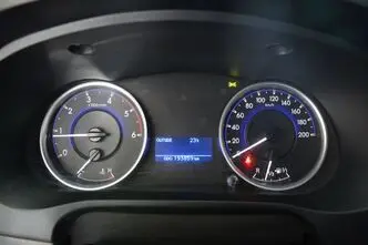 Toyota Hilux, 2.4, 110 kW, дизель, механическая, полный привод