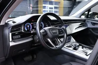 Audi Q7, 3.0, 210 kW, гибрид, автомат, полный привод
