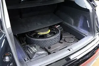 Audi Q7, 3.0, 210 kW, гибрид, автомат, полный привод