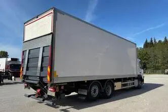 Volvo FM460 6x2 + CARRIER SUPRA 1250, 345 kW, diesel, automatic