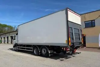 Volvo FM460 6x2 + CARRIER SUPRA 1250, 345 kW, diesel, automatic