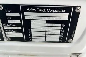 Volvo FM330 4X2 EURO6 + CARRIER + DOUBLE STOCK, 250 kW, diesel, automatic