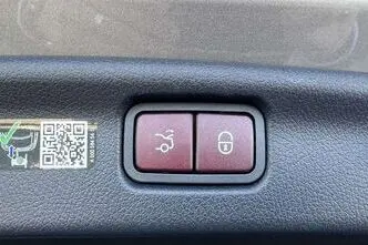 Mercedes-Benz C 300, 2.0, 230 kW, hybrid, automatic