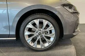 Škoda Superb, 1.5, 110 kW, гибрид, автомат, передний привод
