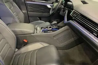 Volkswagen Touareg, 3.0, 340 kW, petrol, automatic, four-wheel drive