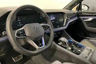 Volkswagen Touareg, 3.0, 340 kW, petrol, automatic, four-wheel drive