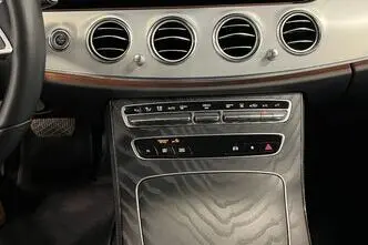 Mercedes-Benz E 300, 2.0, 143 kW, pistikhübriid, automaat, tagavedu