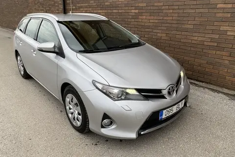 Toyota Auris, 2014, 1.6, 97 kW, petrol, manual, front-wheel drive