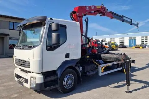 Volvo FL280 4X2 HMF 1560, 2008, 7.2, 206 kW, diisel, tagavedu