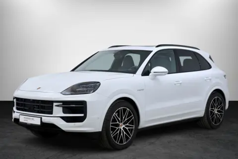 Porsche Cayenne, 2024, 3.0, 346 kW, гибрид б+э, автомат, полный привод