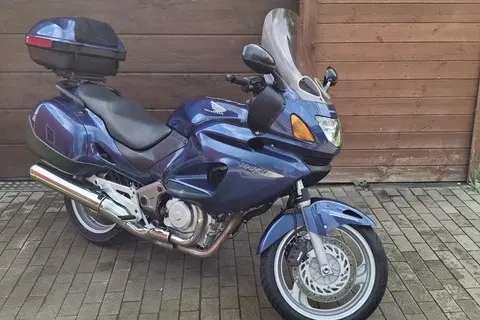 Honda NT 650V, 2003, 0.6, 41 kW, bensiin, manuaal, tagavedu
