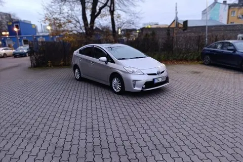 Toyota Prius, 2012, 1.8, 73 kW, гибрид б+э, автомат, передний привод