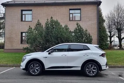 Kia Sportage, 2022, 1.6, 132.4 kW, гибрид б+э, автомат, передний привод