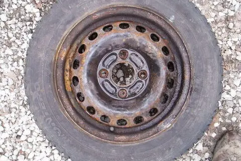 Used alloy wheel+studless winter tire 185/65R14,