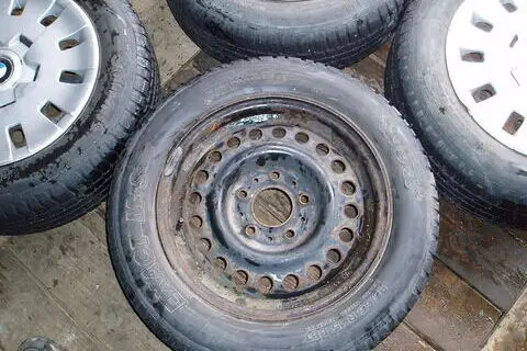 Used alloy wheel+studless winter tire 185/65R15,