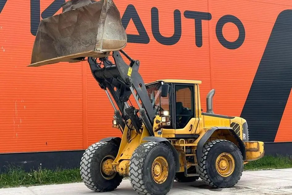 Volvo L 90 F 4x4, 128 kW, дизель, автомат