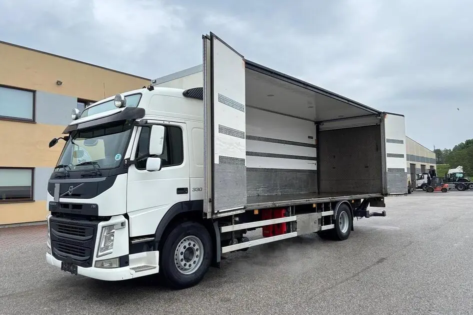 Volvo FM330, 248 kW, diisel, automaat
