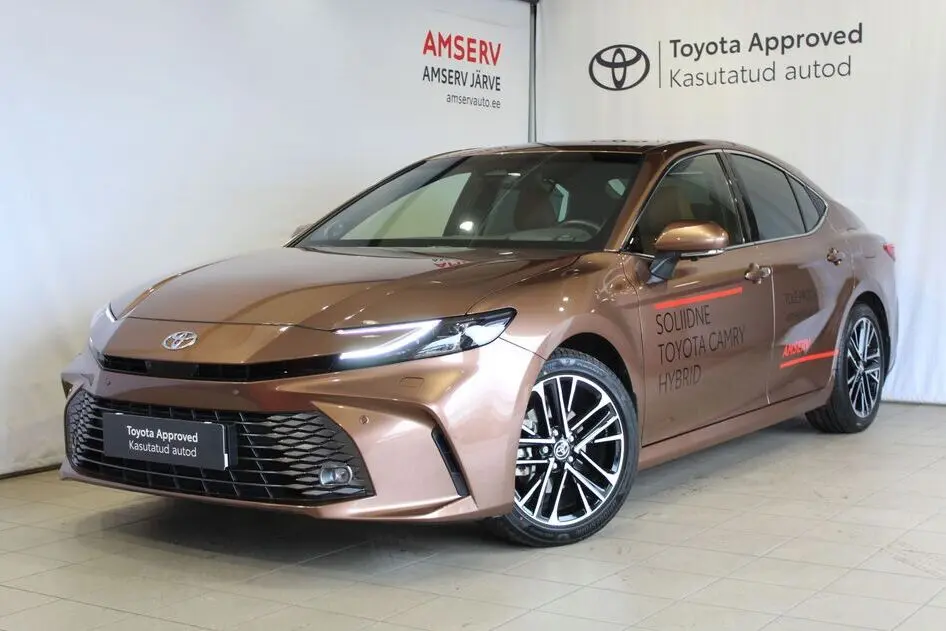Toyota Camry, 2.5, 137 kW, hybrid, automatic, front-wheel drive