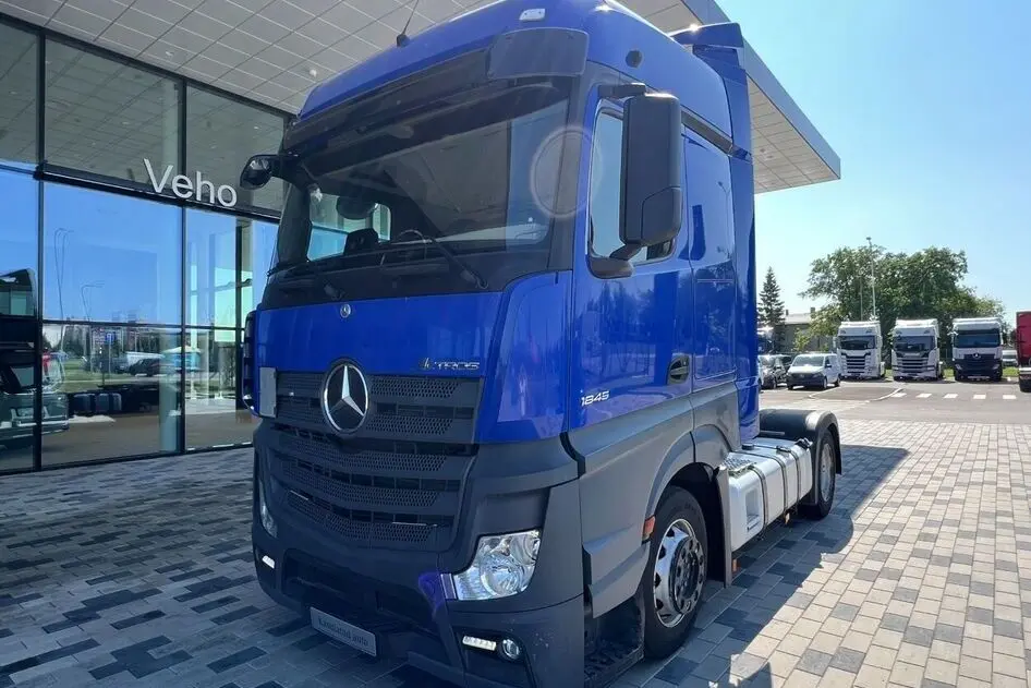 Mercedes-Benz Actros, 12.8, 330 kW, дизель, задний привод