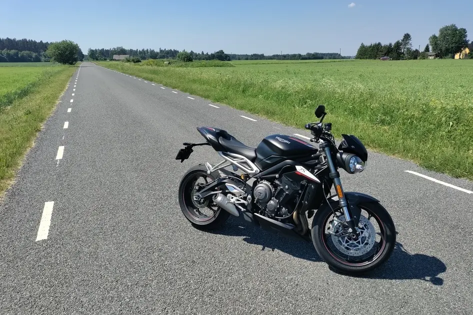 Triumph STREET TRIPLE RS, 2019, 0.8, 90.4 kW, petrol, manual, rear-wheel drive