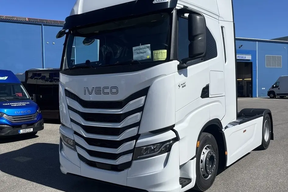 Iveco S-Way, 12.9, 368 kW, дизель, автомат, задний привод
