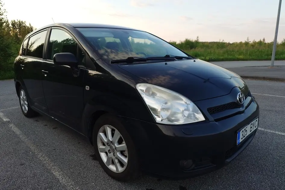 Toyota Corolla Verso, 2.2, 100 kW, дизель, механическая, передний привод