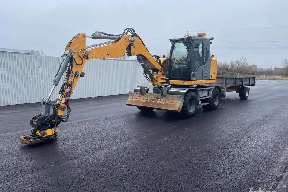 Liebherr A910, 74 kW, diisel