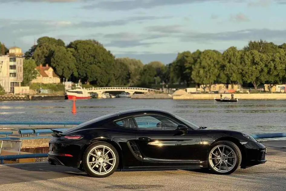 Porsche 718, 2.0, 220 kW, bensiin, automaat, tagavedu